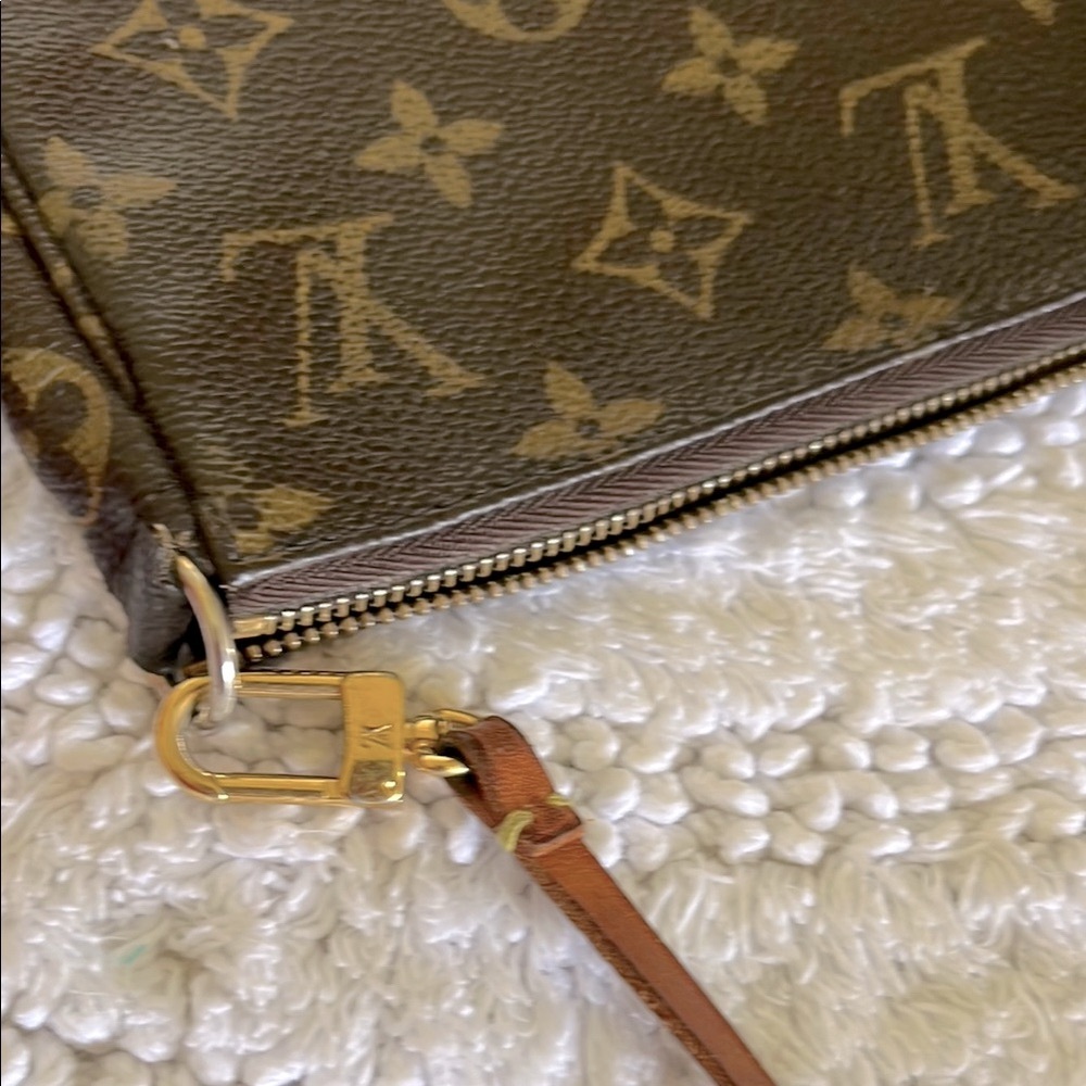 Louis Vuitton Brown Monogram Shoulder Bag with Gold Hardware Preloved - Picture 9 of 13